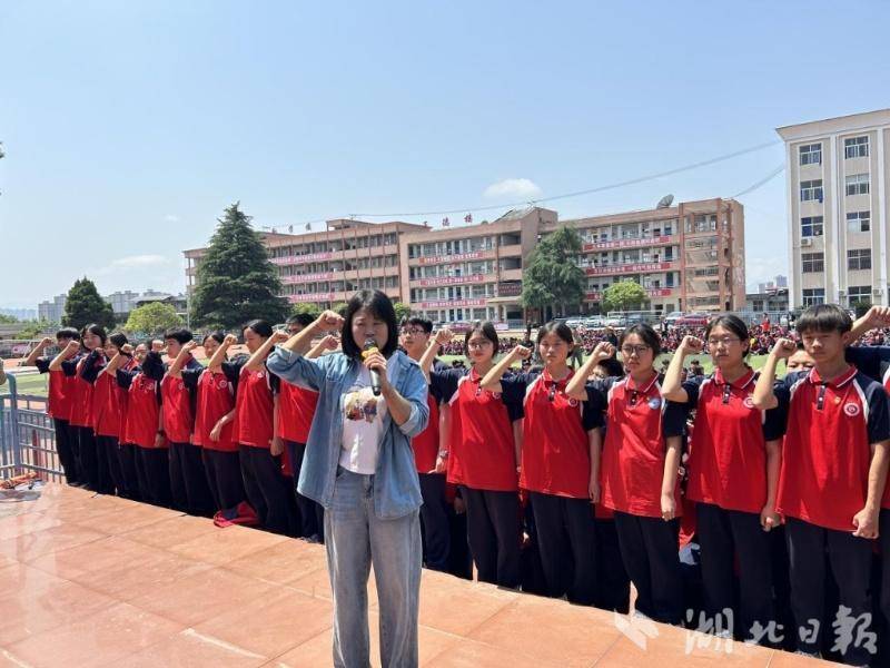 传承五四精神 凝聚青春力量