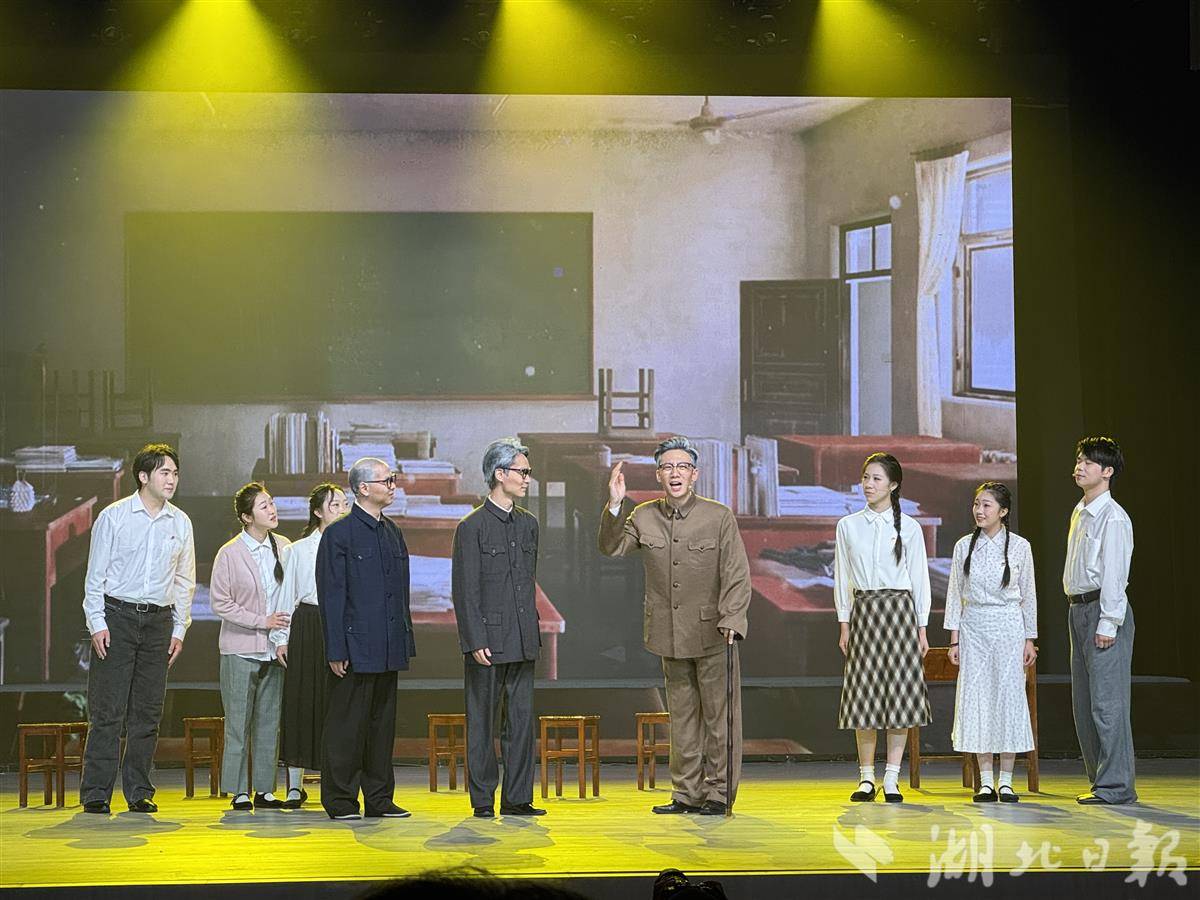 1。谭艳霞 摄.JPG