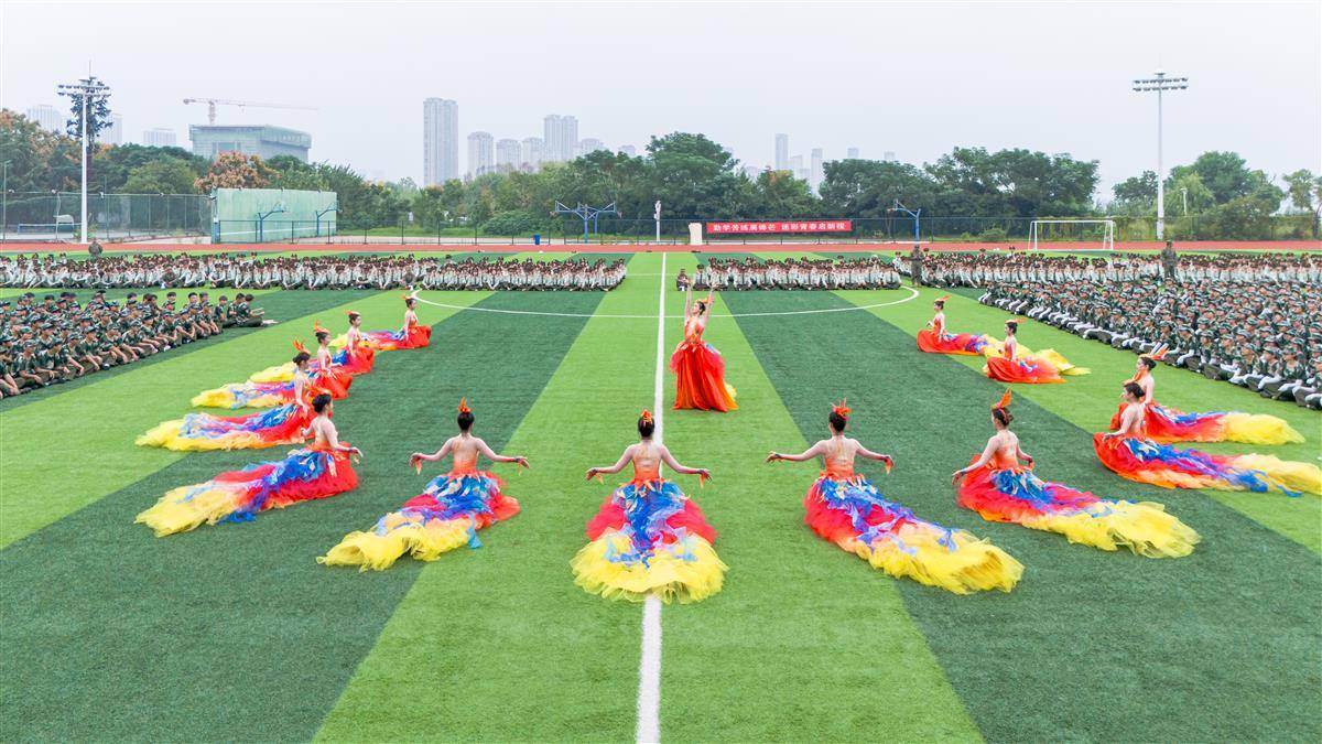 图为“凤凰舞”表演 摄影：苏古润 (2).jpg