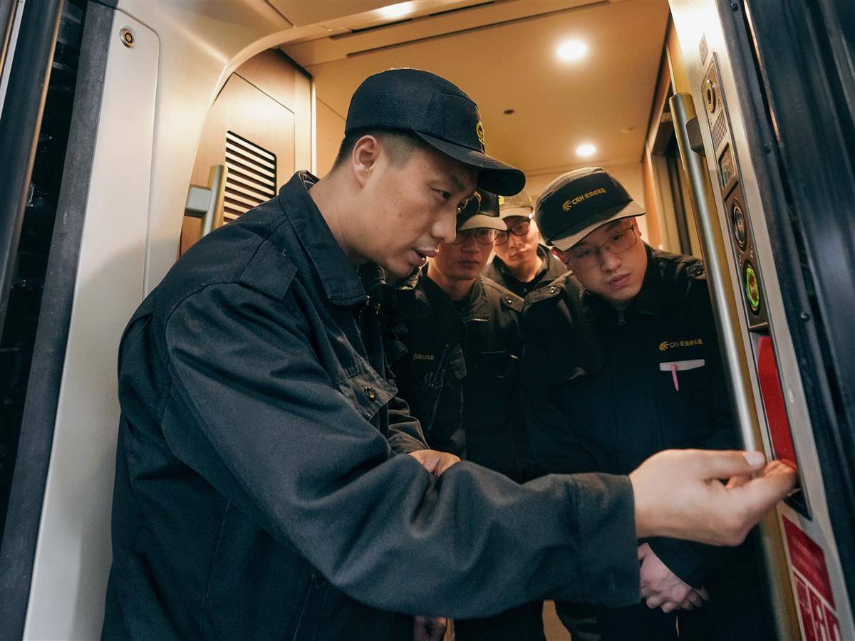 马耀锋工作照片 (12).jpg