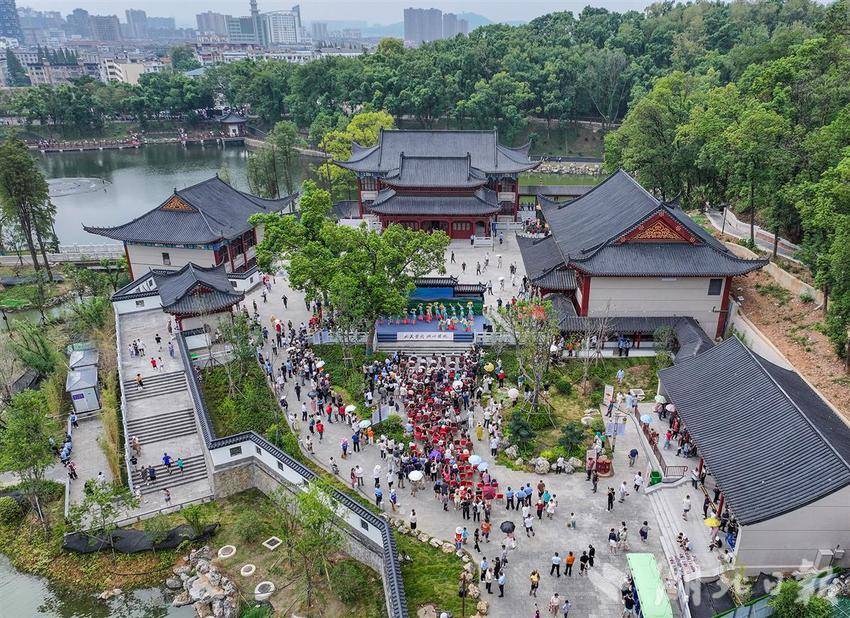 重塑诗境黄州府 文创千年赤壁矶 东坡文化旅游区150亩新景区开园 - 湖北日报新闻客户端