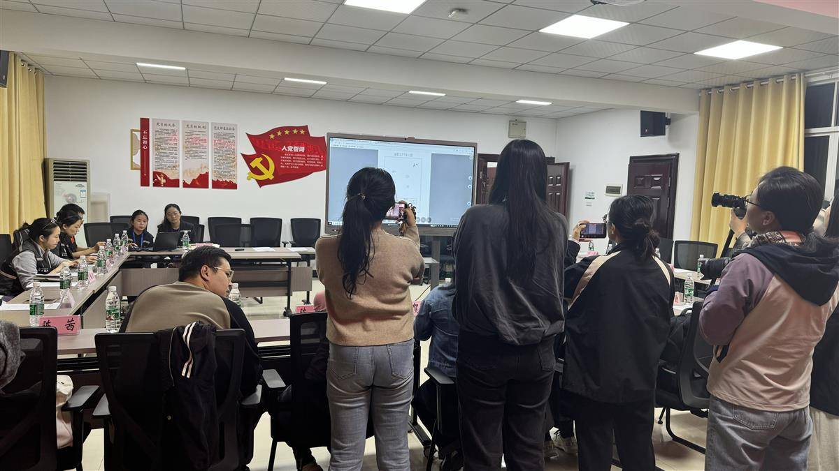 f7eb6fde8e58ea16eeb138319a60856.jpg f7eb6fde8e58ea16eeb138319a60856.jpg