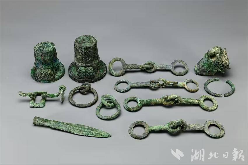 图十三  M3出土车马器、兵器.jpg