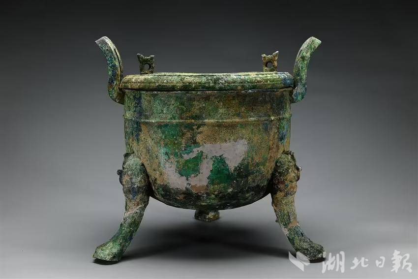 图七  M3出土箍口鼎.jpg