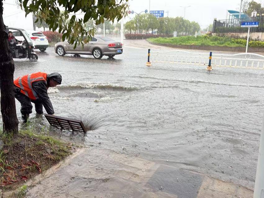 闻雨而动 向雨而行 黄陂区全域筑牢防雨保畅安全防线 - 湖北日报新闻客户端
