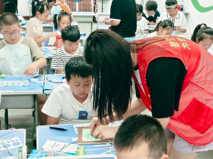 爱心托育 乐享假期 指尖衍纸绘湖韵 无毒相伴护清波.docx