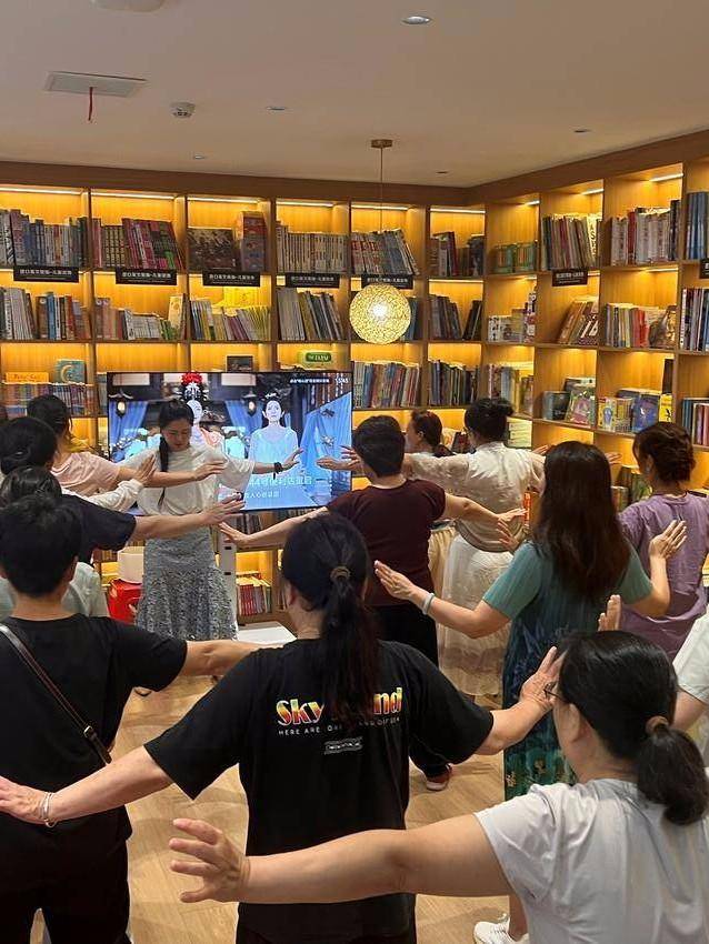 活动信息稿.docx