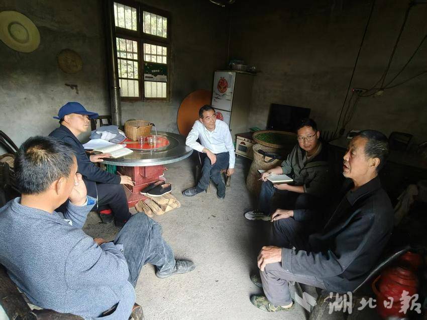 兵营镇:春日走访暖人心 情系群众察实情 - 兵营镇 - 竹溪新闻网 竹溪县新闻门户网