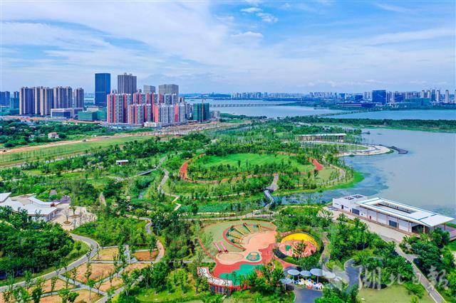 鸟瞰基本建成的江夏中央大公园 - 湖北日报新闻客户端